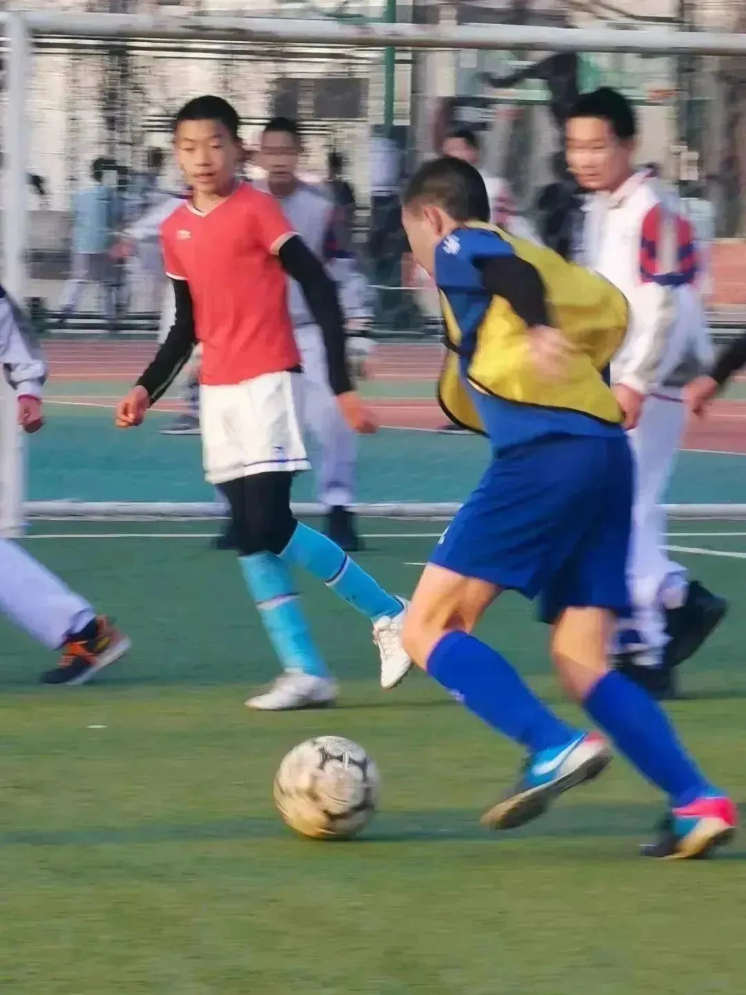 绿茵足球点亮梦想,绿茵点燃梦想