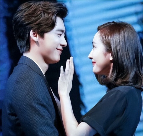 内娱报道杨幂,娱乐圈资本杨幂