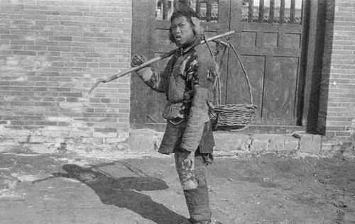 现在乞丐乞讨的方式,古代乞丐与现在乞丐乞讨方式