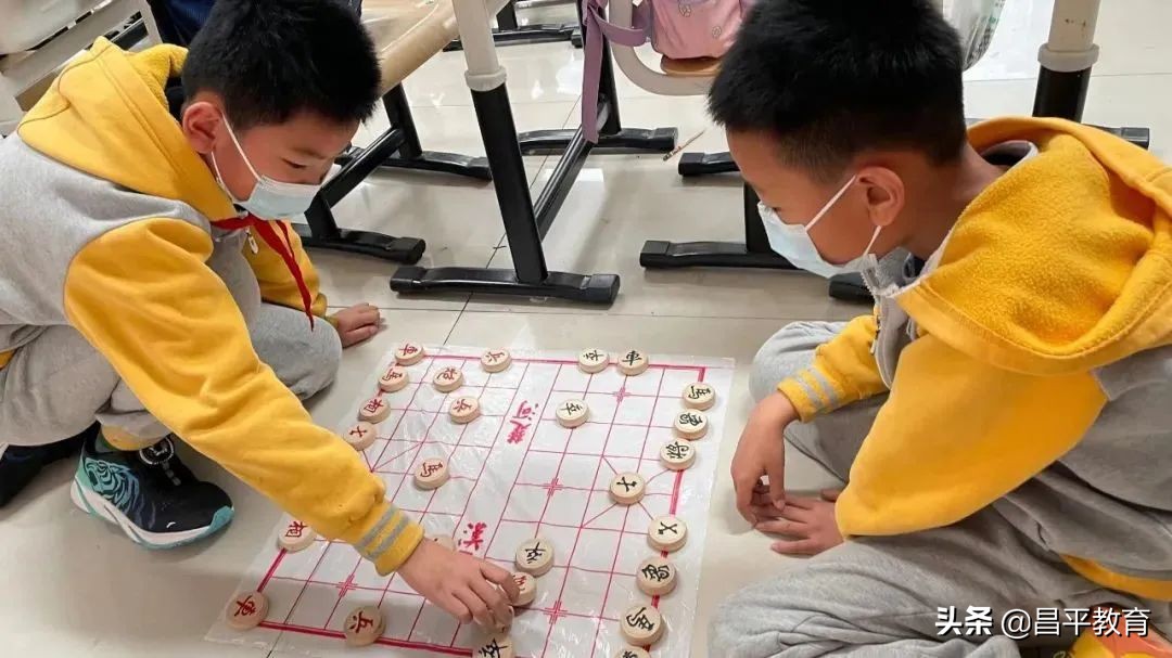 90多门课程助力巩华娃学足学好