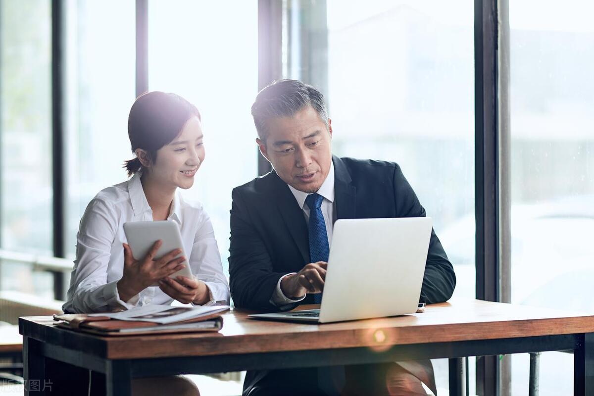 校长谈如何引领青年教师,优秀的校长如何去助力教师成长