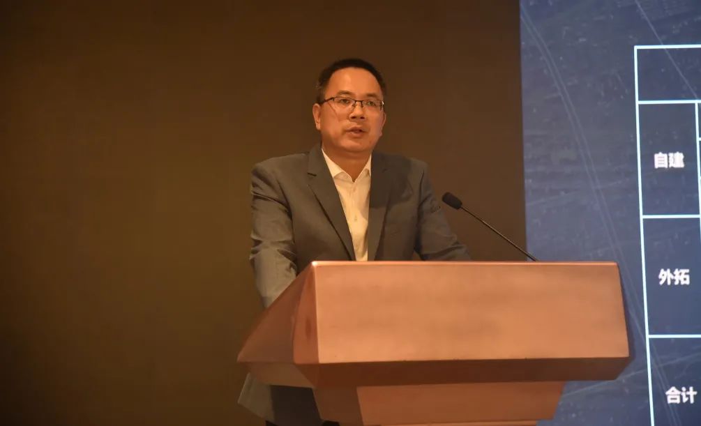 辉煌不在繁荣中产生，而是在硝烟中涅槃