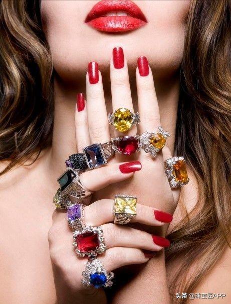 最适合新年戴的9款大牌红色珠宝,红色的珠宝