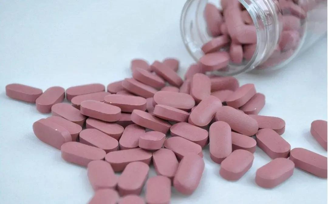 老年人预防脑梗如何补充叶酸和b12,老年人吃叶酸的好处吃多少为宜