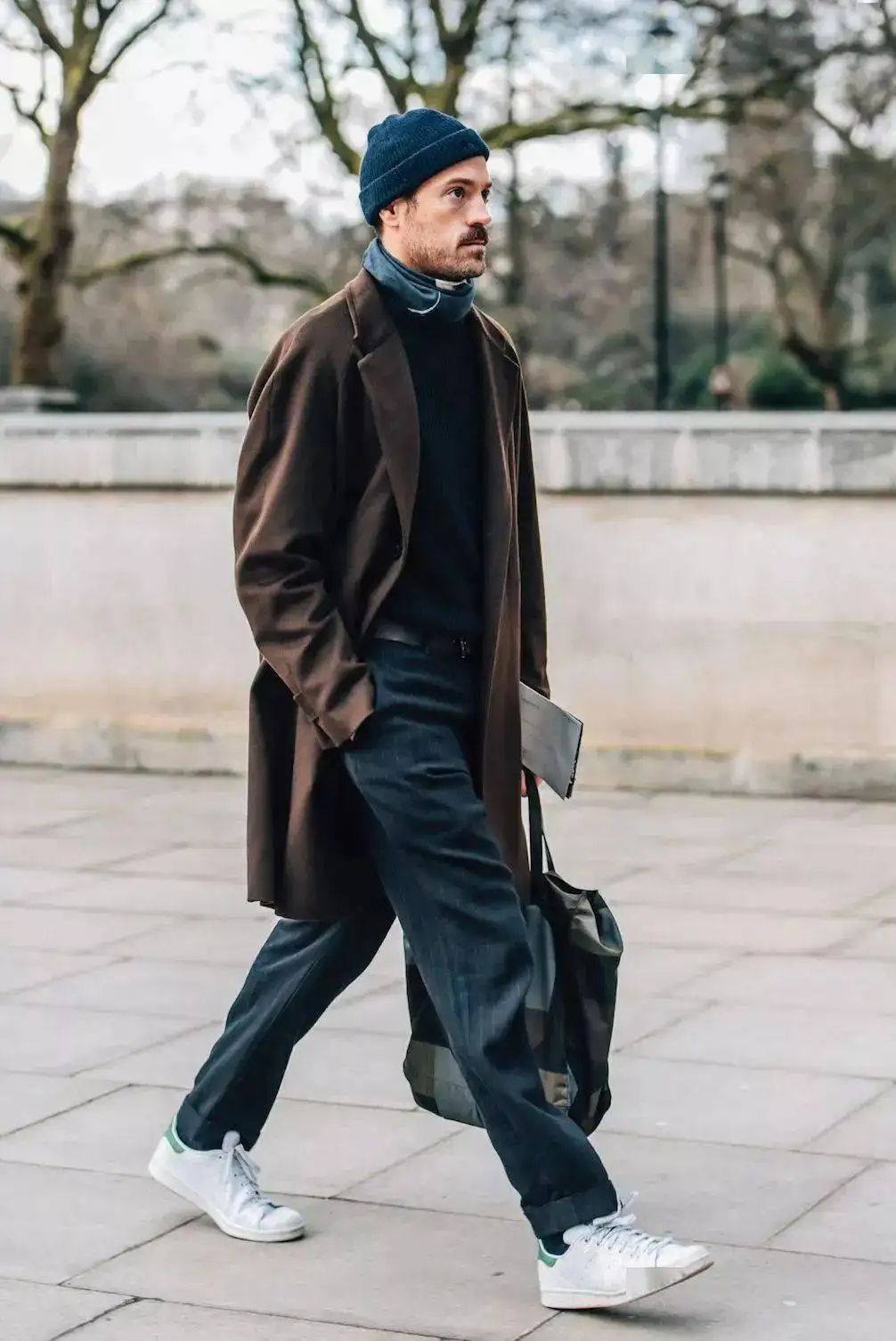 怎么把大衣穿出高级感,大衣穿搭技巧这样搭配越穿越年轻