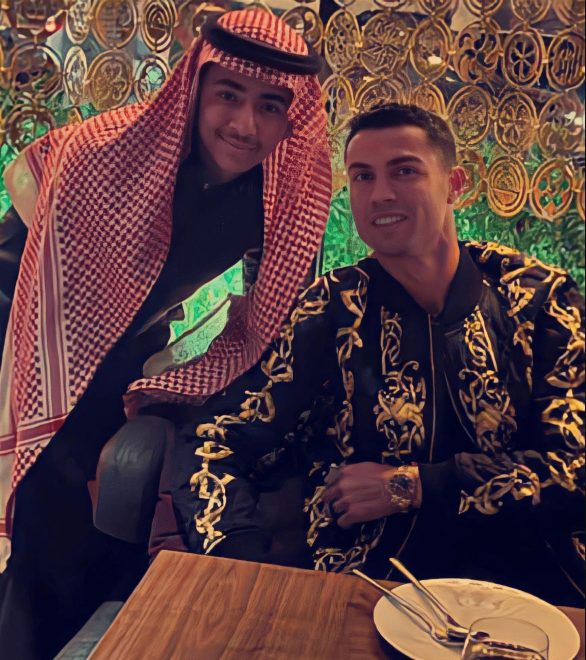 c罗穿范思哲西装,精神小伙范思哲