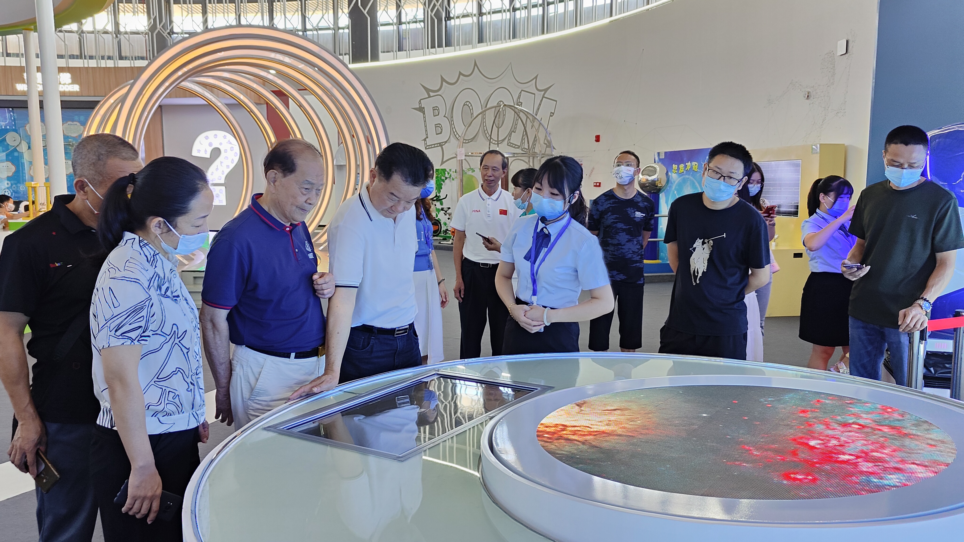 何质彬院士什么级别,何质彬院士进校园