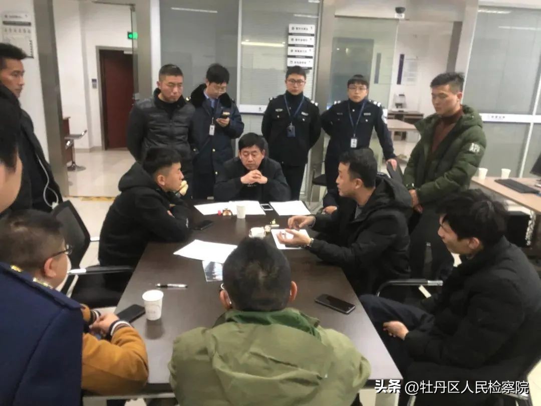 为了找证据，他从国外买水果做实验……