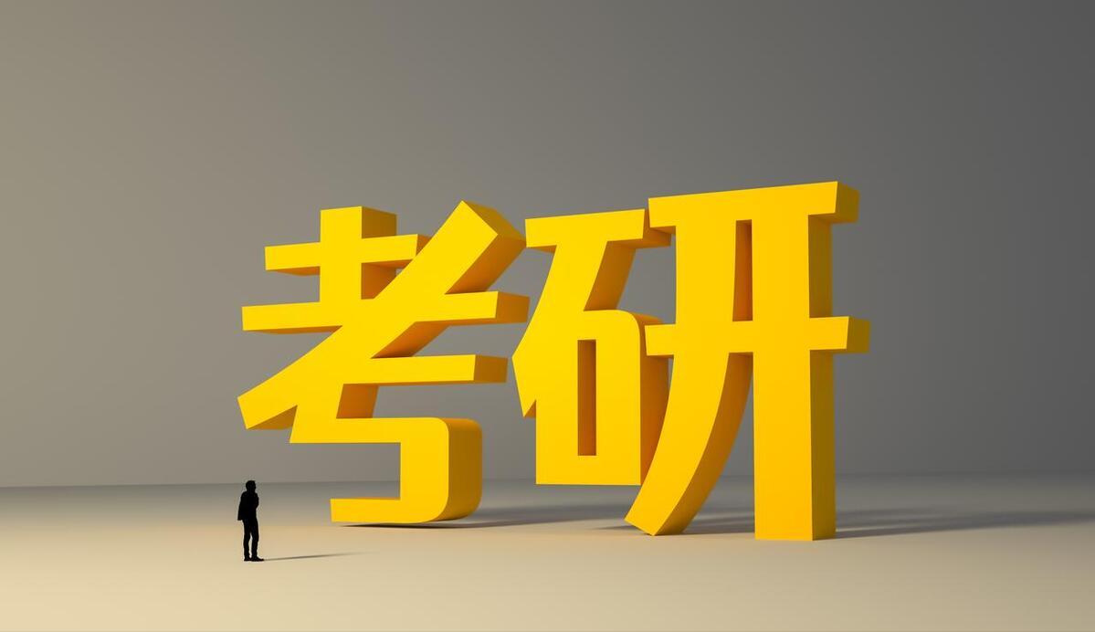 张雪峰怎么看待大学生就业呢,张雪峰学得那么好为什么要换专业