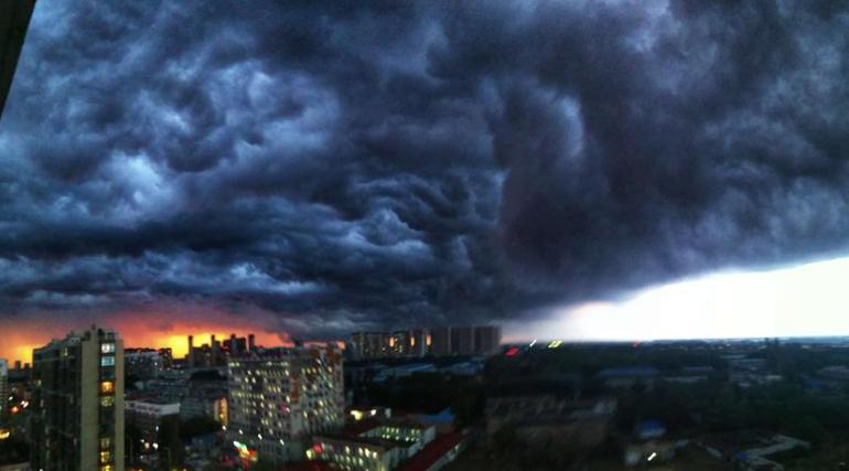 湖北男子去世母亲拨通了他的电话,男子把父母的遗体火化