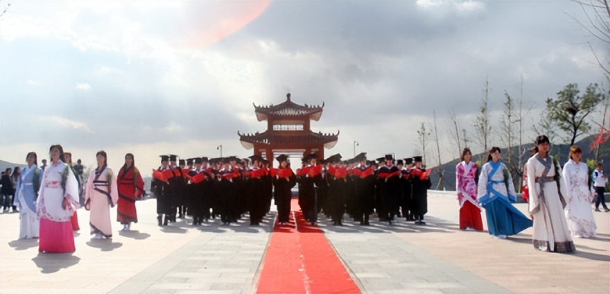 鲁东大学英语读写,鲁东大学匠心筑梦