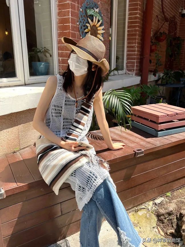 今年流行穿什么裤子和裙子,今年流行裙子配什么裤子