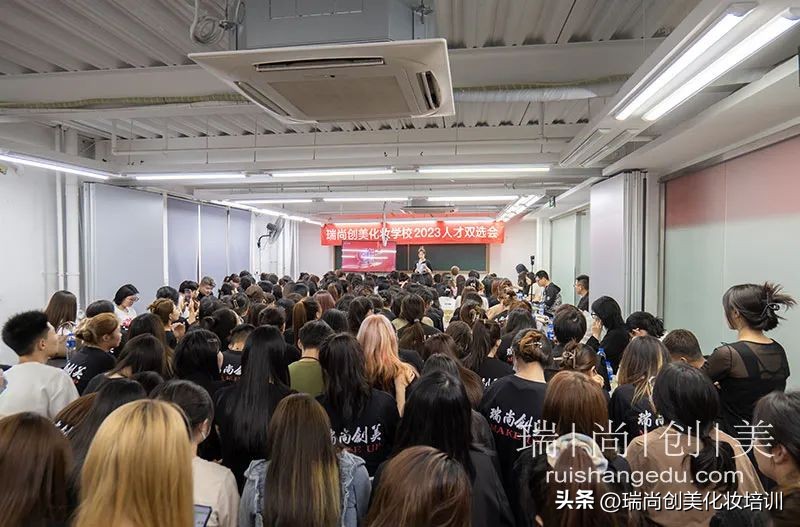 学化妆有前途嘛,学化妆能带来哪些价值