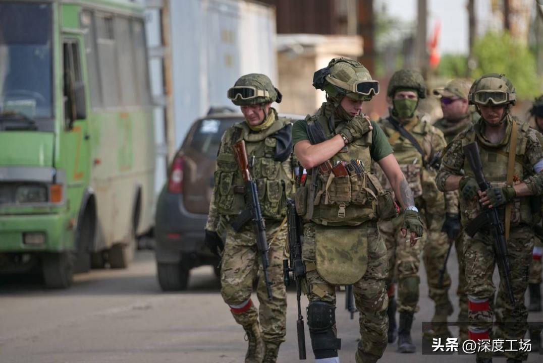 坚决打下去，耗死美国人！俄罗斯砸5000亿巨资：大批订购十大*器武**