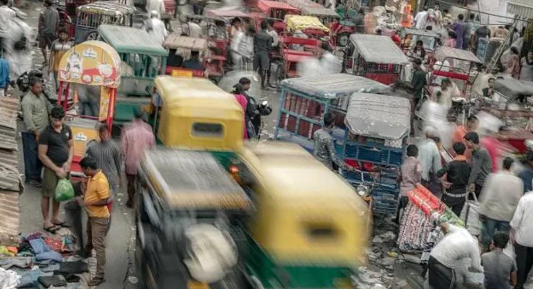 印度美国未来的趋势,20年后印度是否超越美国经济