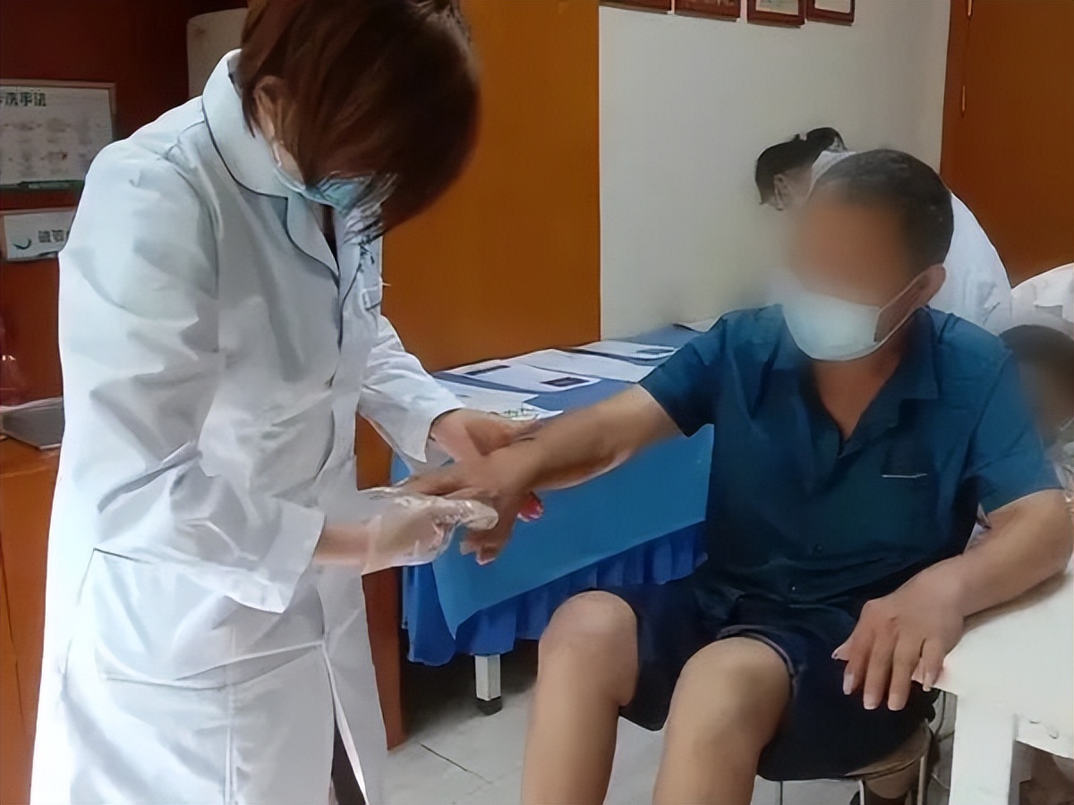 巧用非布司他，尿酸下降不反弹