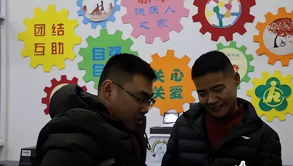 被羞辱为“狗都不如”的脑瘫患者，凭一己之力年入千万，感动中国