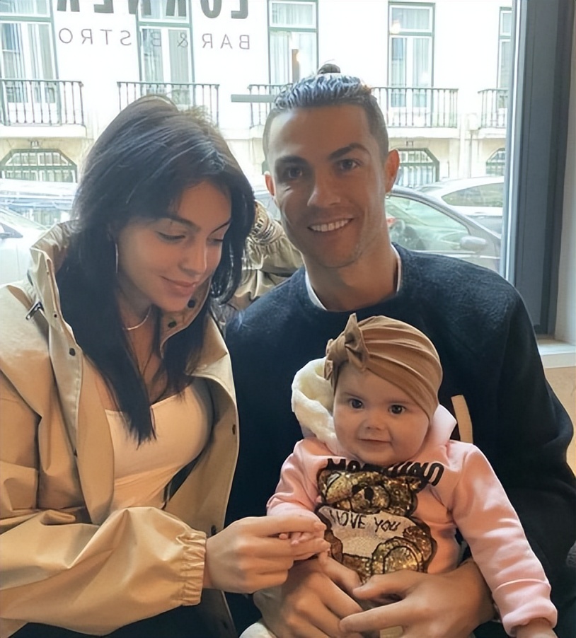 c罗与名模伊莲娜金童玉女的爱情,c罗前任伊莲娜看世界杯