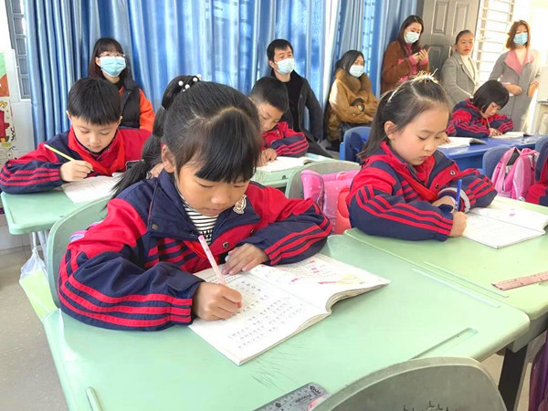 湖北省荆门市德艺学校南校,湖北荆门德艺学校高一