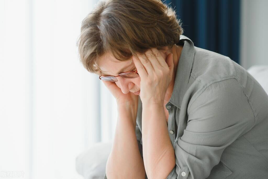 女性绝经后还要继续避孕吗,女性绝经后用药物维持有害吗