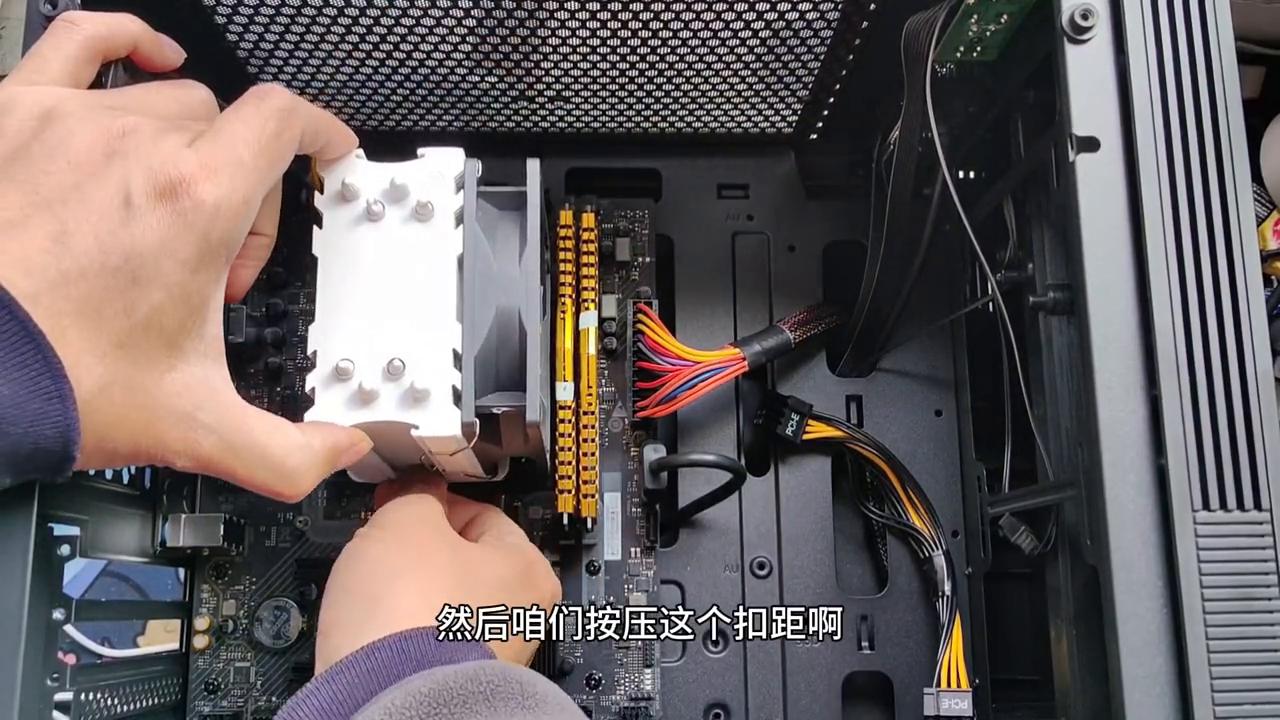 戴尔n4030升级cpu安装图解,cpu详细安装教程