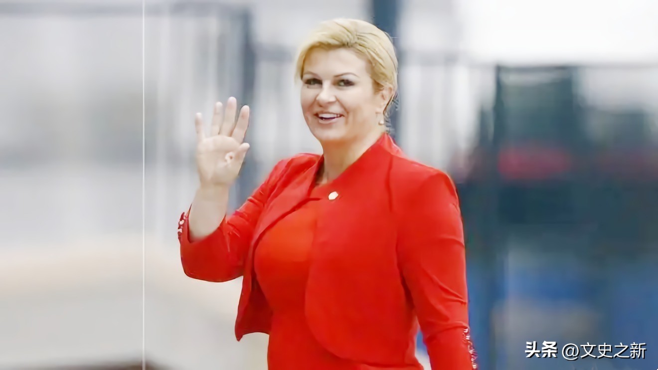 克罗地亚女总统科琳达进球庆祝,克罗地亚总统科琳达亲吻球员