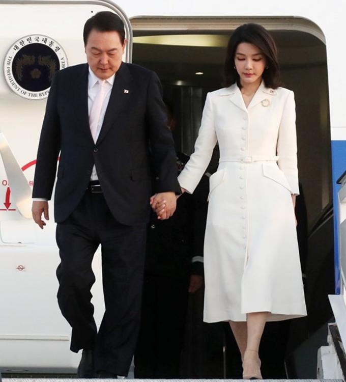 韩国夫人金建熙颜值,韩国第一夫人金建希妆容