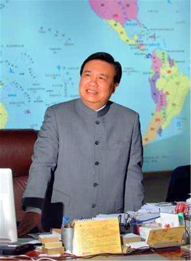 向美国捐钱的钟馨稼现状如何,钟馨稼给美国捐款