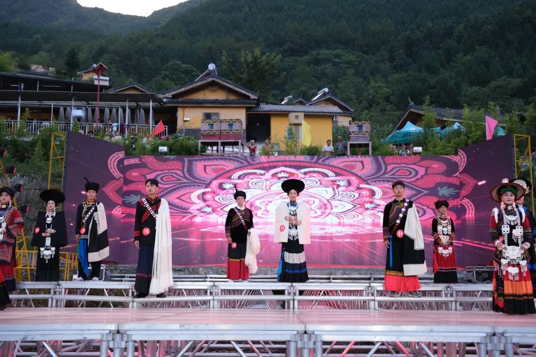 峨边黑竹沟篝火晚会,火把节彝族打歌展演