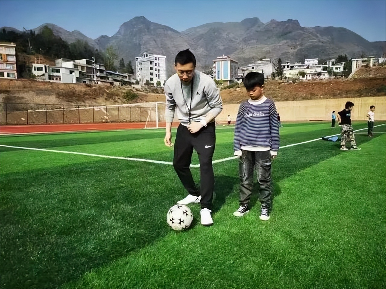 为爱黔行爱心大使,为爱黔行吴建林简历