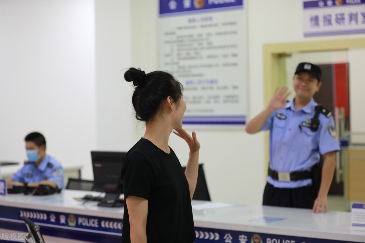 躲避警察传唤有什么后果,面对警察传唤你应该这样做