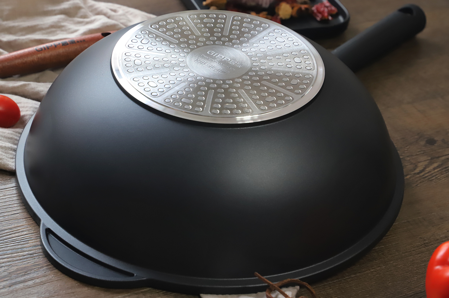 居派碳晶不粘锅测评,不惧铁铲的铁锅