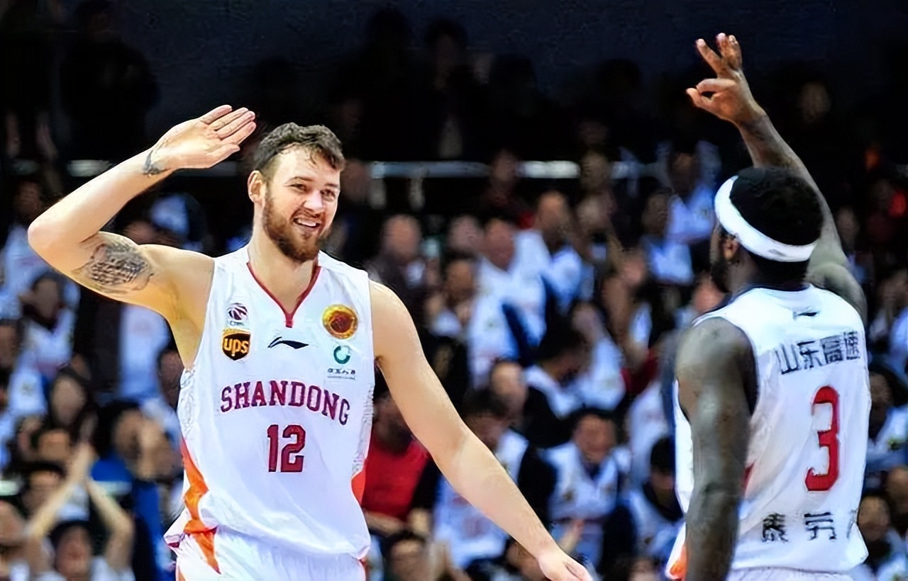 莫泰尤纳斯快攻,莫泰尤纳斯梦幻脚步nba