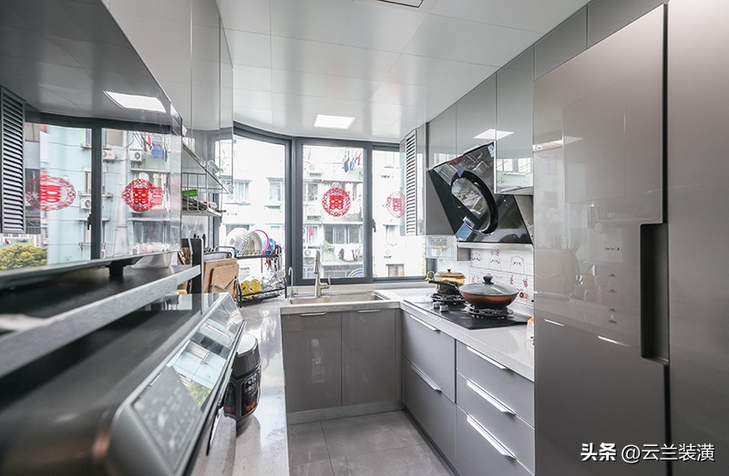 冰箱在厨房怎么装修实用又好看,什么样的厨房适合内嵌式冰箱