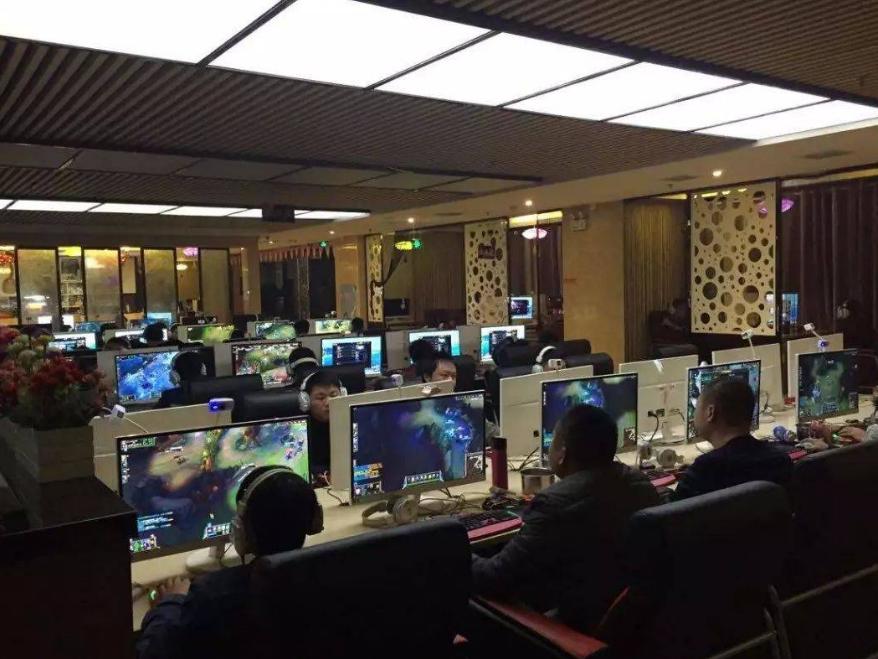 被国人嫌弃!吃老本上瘾的中国“小网站”,凭啥赚走老外36亿?