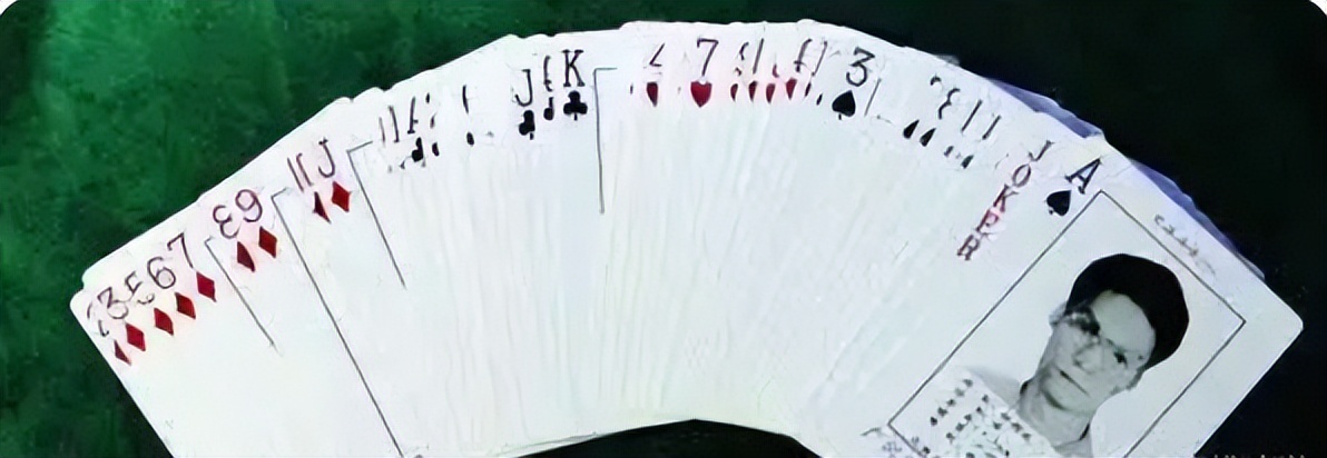 2014年，54岁老汉跳楼却砸死路人，警方调查发现其为17年前在逃犯