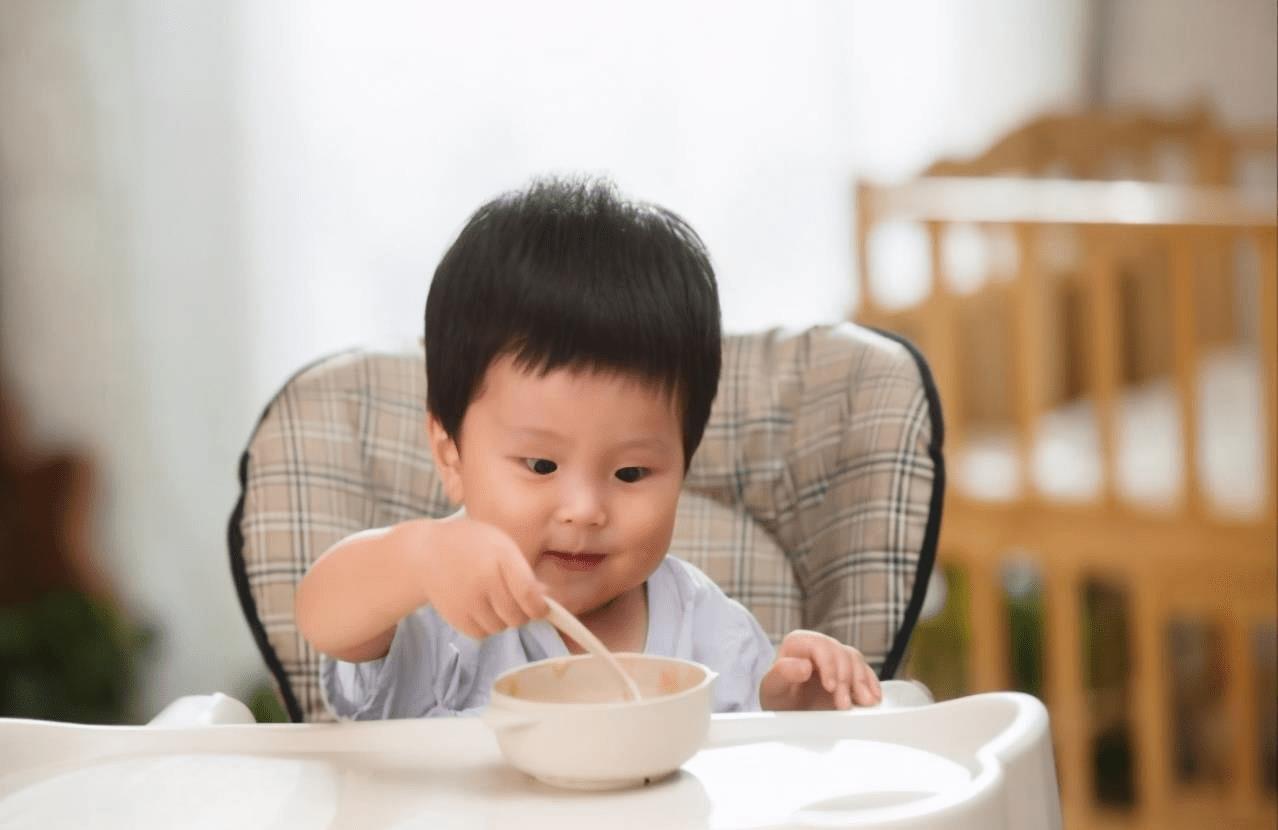 宝宝一岁半吃炒菜,宝宝一岁半了能吃什么样的大餐