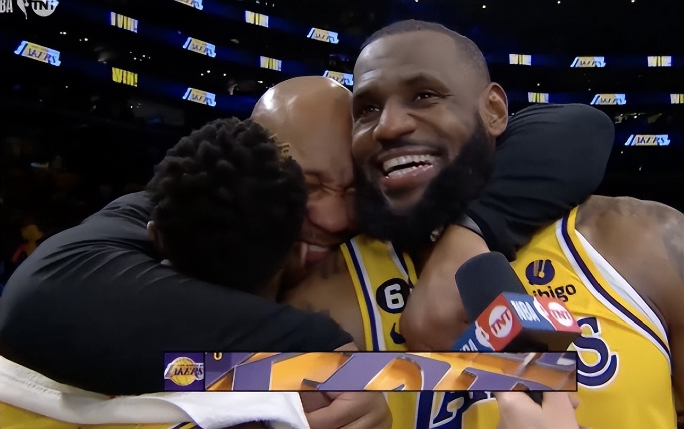 喊爸爸！30分+21分，哈姆熊抱2大功臣，加时犯浑险成罪人