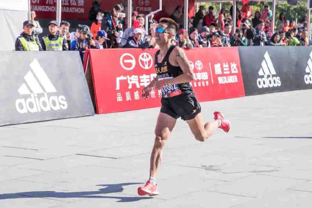 昔日千万富翁今日沦落街头,昔日百万富翁如今落魄