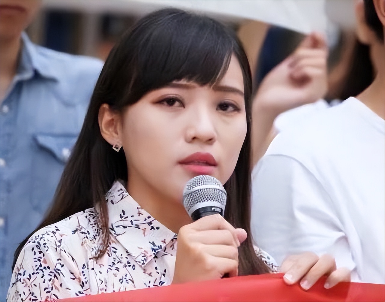 女“*独台**”分子黄捷：其家人在厦门赚钱，曾为“港独”众筹物资