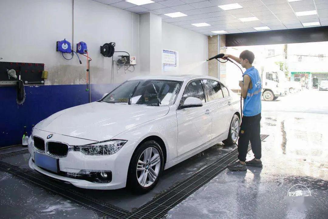 中年失业后，我去做过洗车工，说说我的真实感受:小生意也不好做