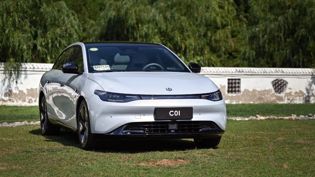 降价后的零跑c01值得买么,二手零跑c012022款后驱长续航版