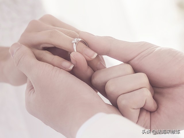 离婚后丈夫偷偷把钱转走,丈夫背着妻子转移存款