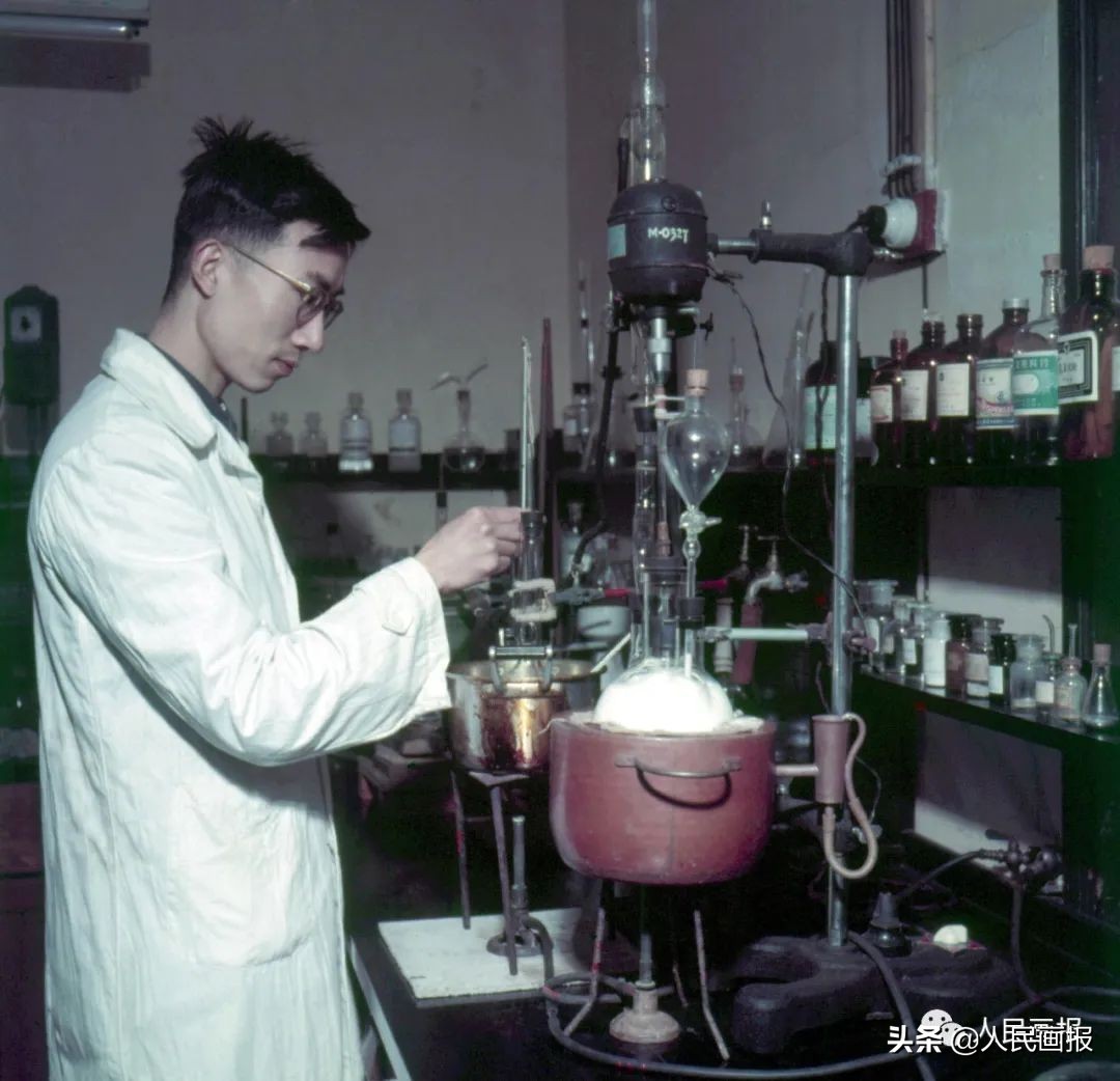 危急时刻他们筑牢生命屏障,守护群众安全他们冲在抗洪一线