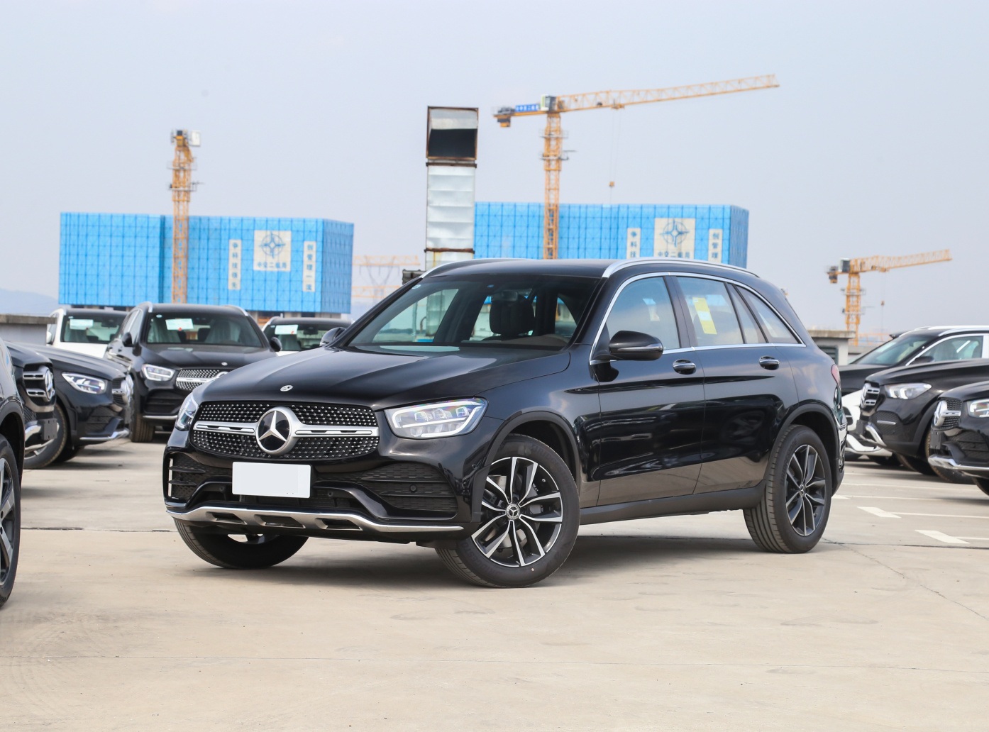 16年奔驰glc260豪华型功能详解,22款奔驰glc260能卖多少钱