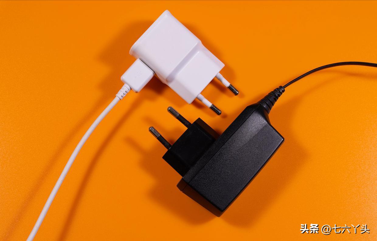 iphone充电被电截肢,苹果不配充电器导致女孩被电击