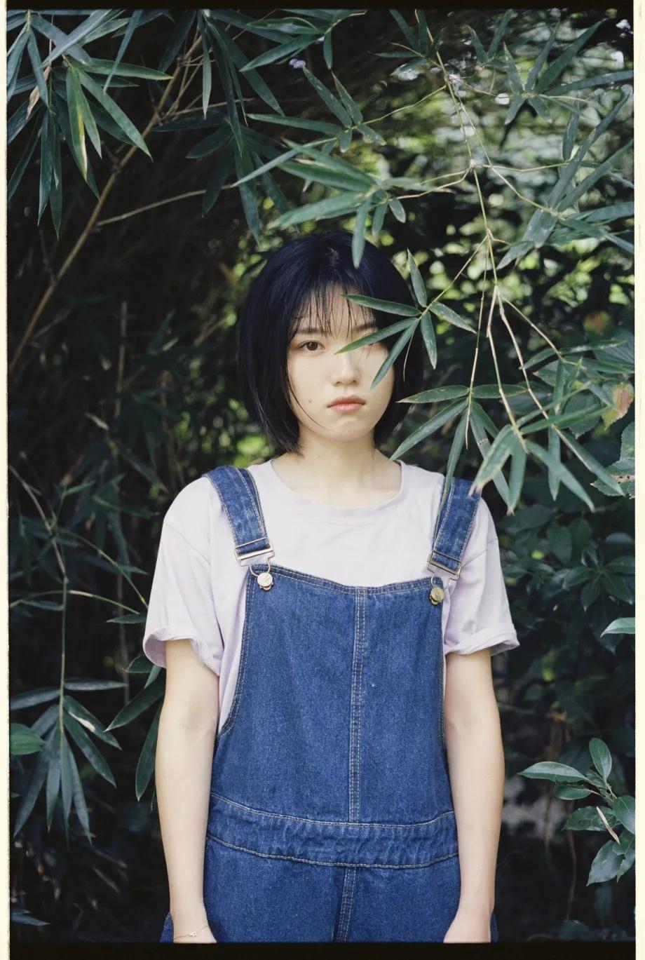 清新女大学生写真,青春活力大学生写真照片