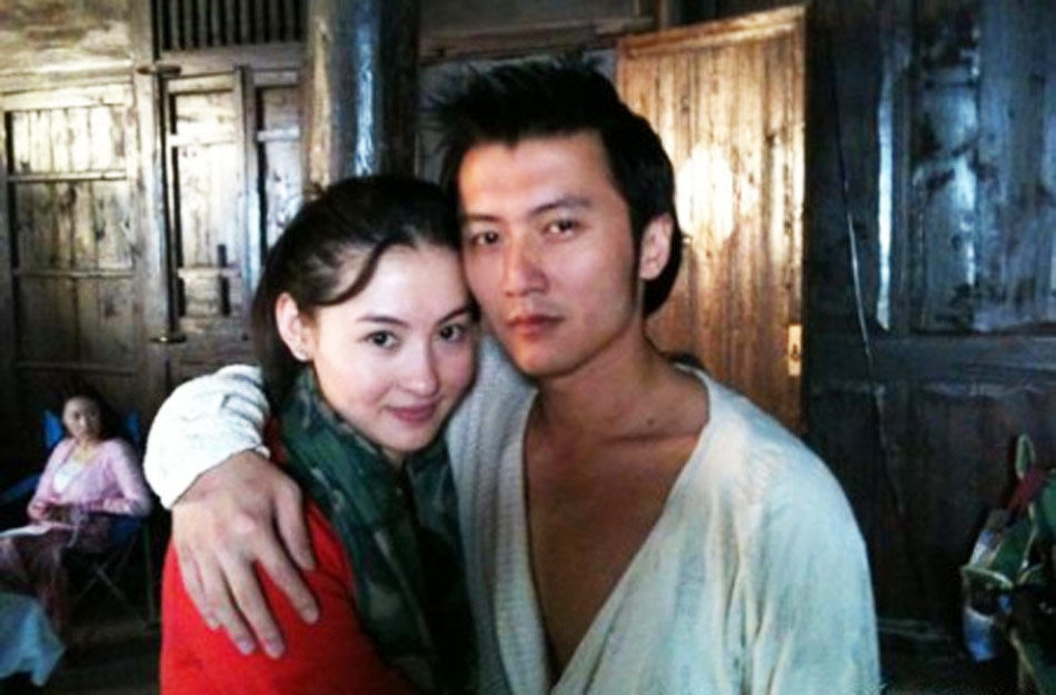 谢霆锋第一次春晚视频,谢霆锋现在在香港受欢迎吗