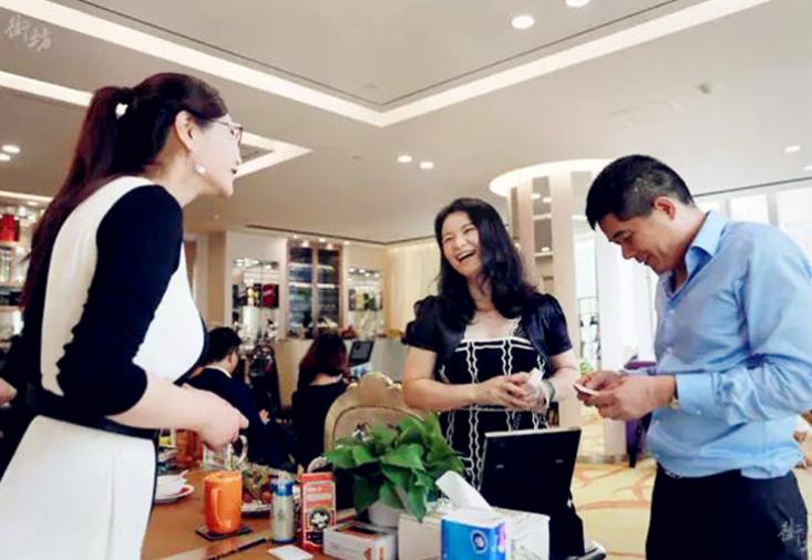 奥运冠军陈晓敏捐款,奥运冠军陈晓敏采访视频