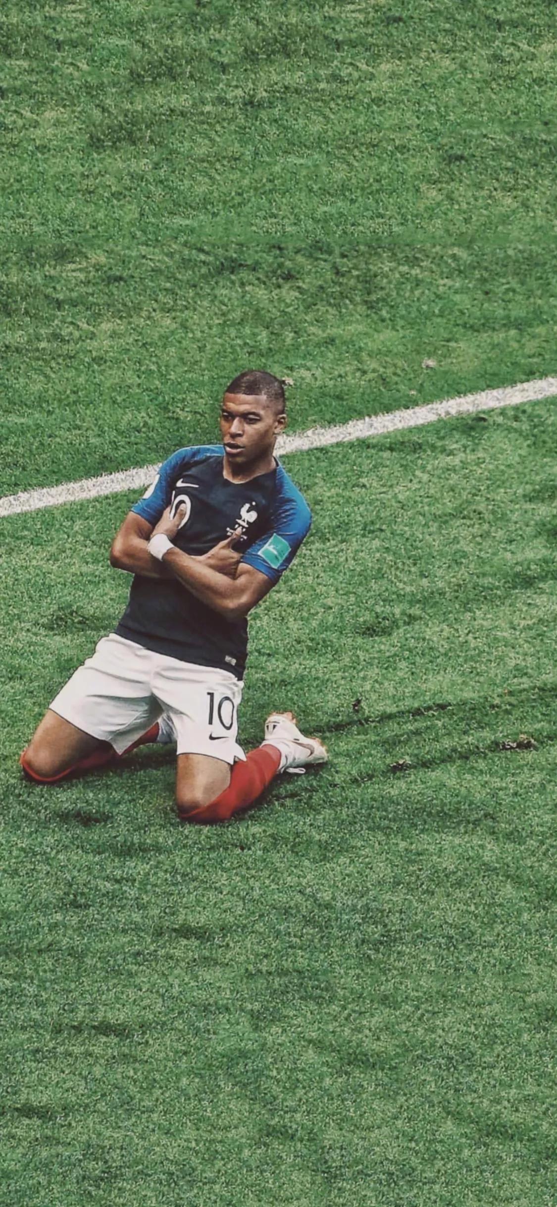 足球壁纸拼接多图,球星壁纸足球